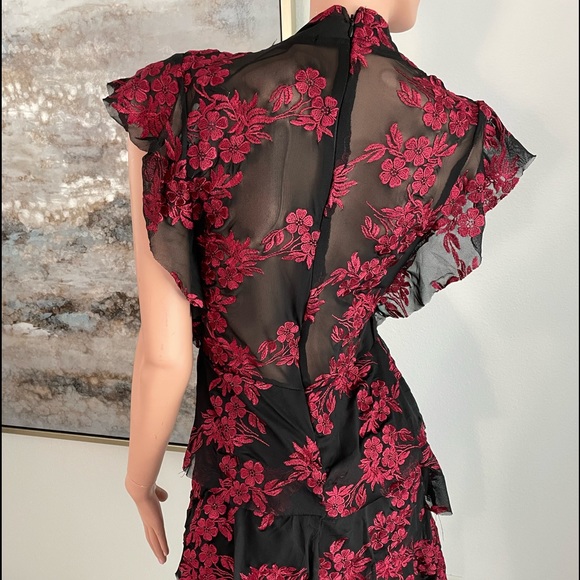 NWT ROMEO & JULIET COUTURE $175 Tiered Black and Red Lace DRESS Small - Picture 13 of 15